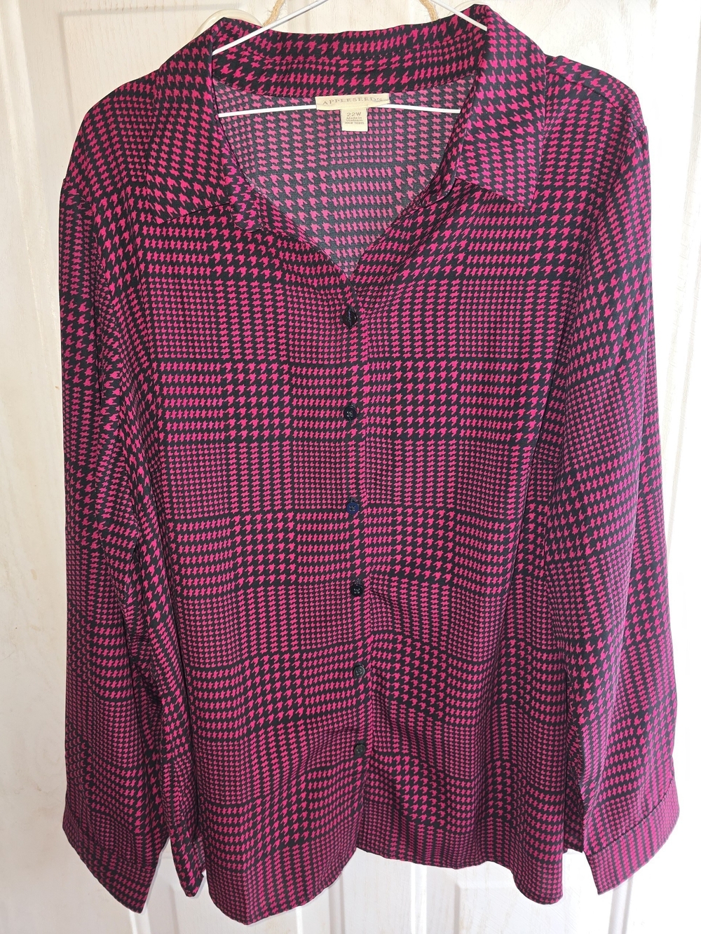 Appleseed's Magenta and Black Houndstooth Button-Down Shirt